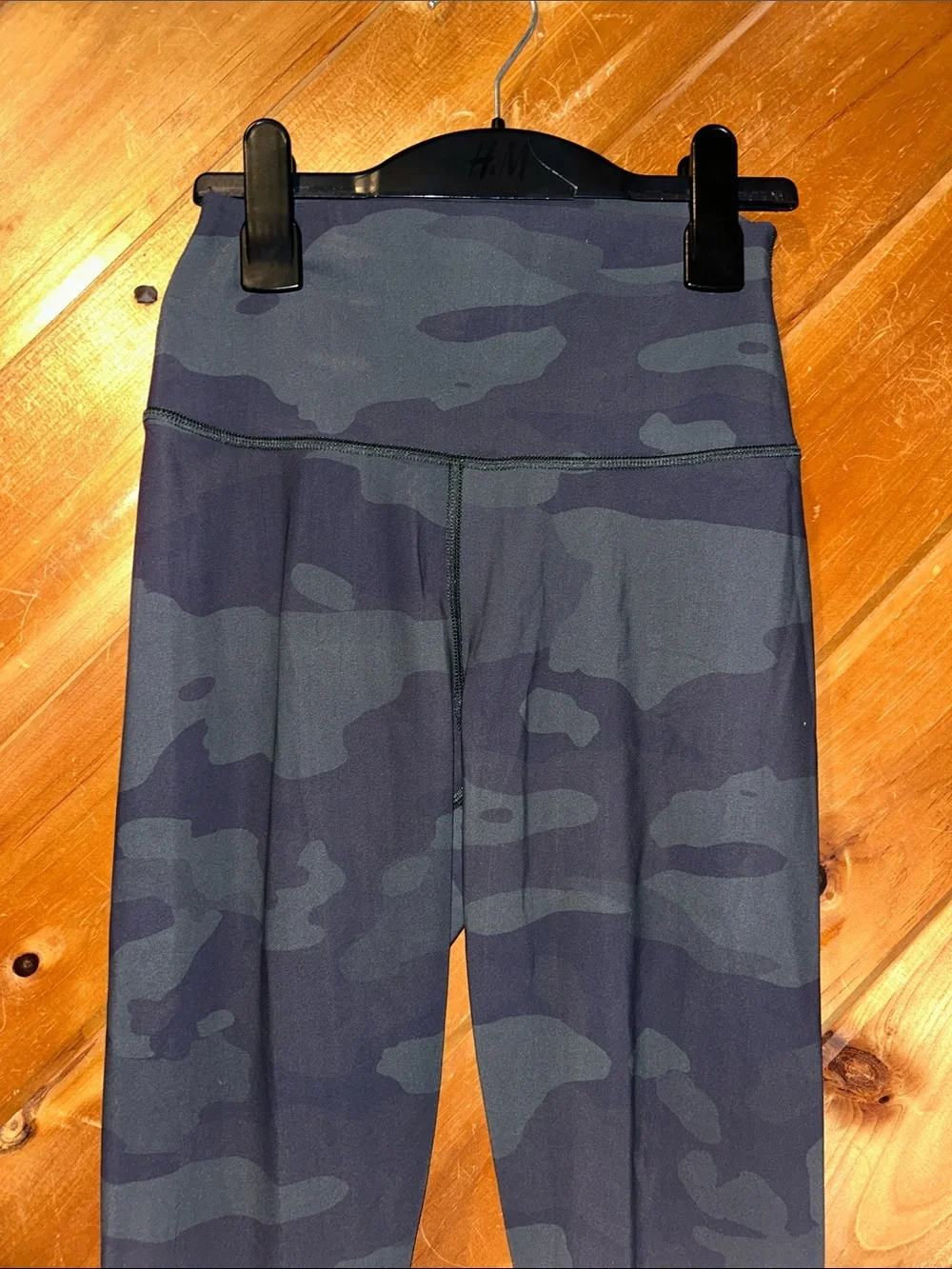 Alo Yoga High-Waist Camo Vapor Leggings